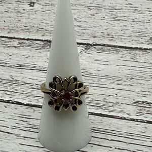 Avon Gold over Sterling Ring with Purple Gem Floral Design